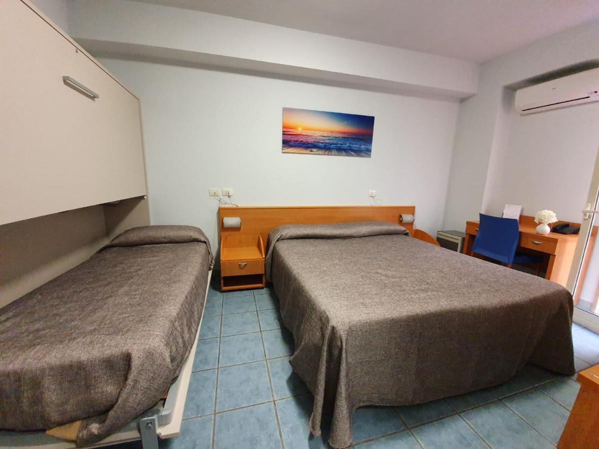 Hotel Casale Dei Greci Бианкавила Екстериор снимка